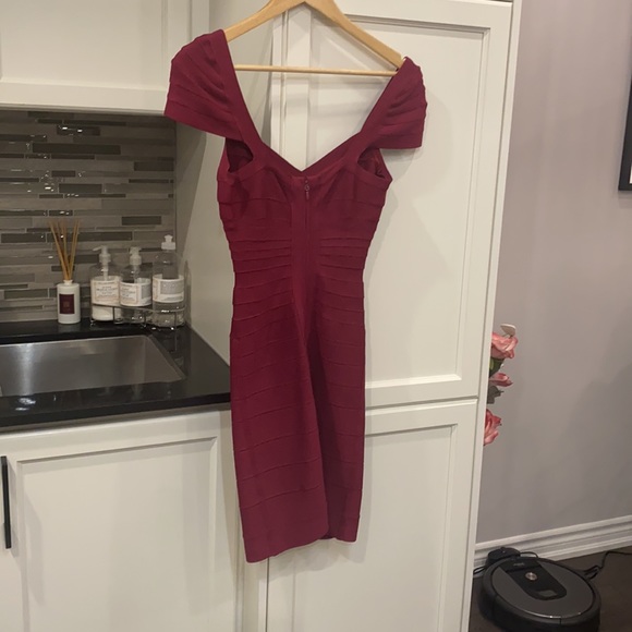 XS Herve leger body con dress. - Picture 2 of 6